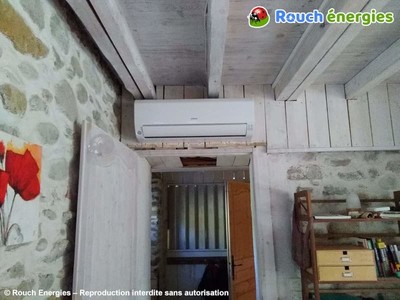 Monosplit Mokai Hitachi au R32 installé à Léran en Ariège