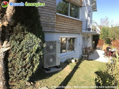 PAC air-eau Hitachi Yutaki-S installée à Foix en Ariège